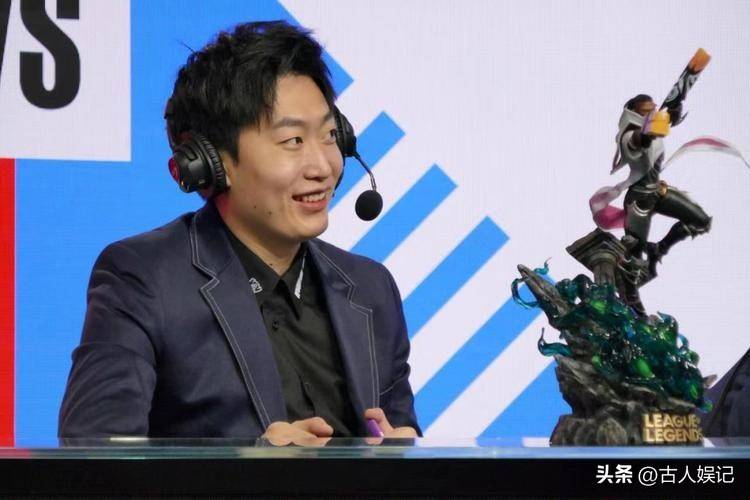 世界杯直播解说台起争执！管泽元锐评姆巴佩，范志毅当场回怼